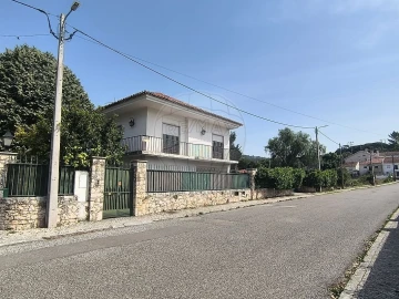 Moradia T4 para Venda em Minde