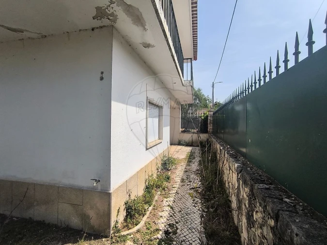 Moradia T4 para Venda em Minde Foto 28