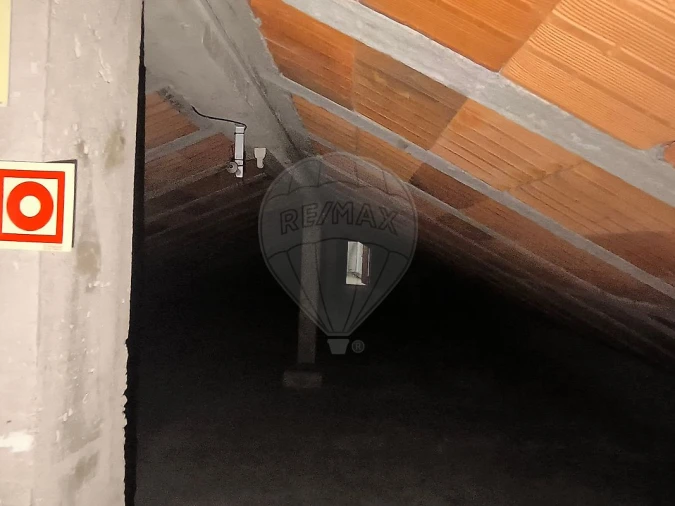 Moradia T4 para Venda em Minde Foto 40