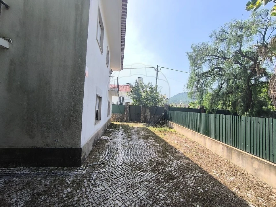 Moradia T4 para Venda em Minde Foto 41