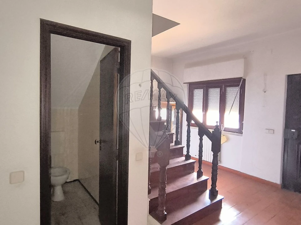 Moradia T4 para Venda em Minde Foto 7