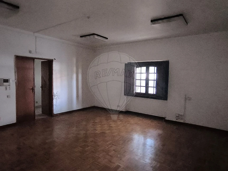 Moradia T4 para Venda em Minde Foto 30
