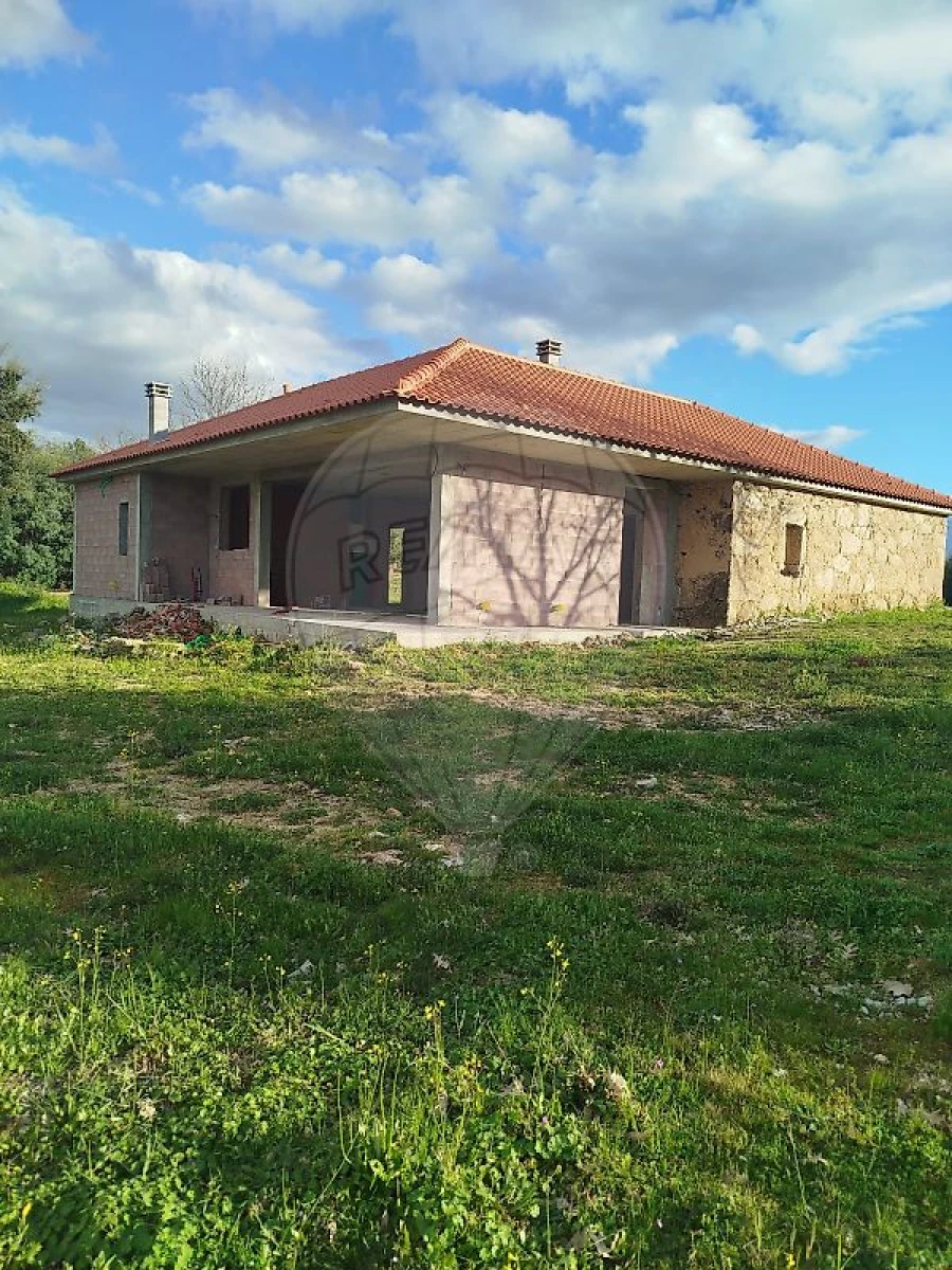 Moradia T3 para Venda em Teixoso e Sarzedo Foto 21