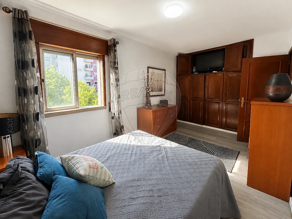 Apartamento T2 para Venda em Ramalde Foto 9