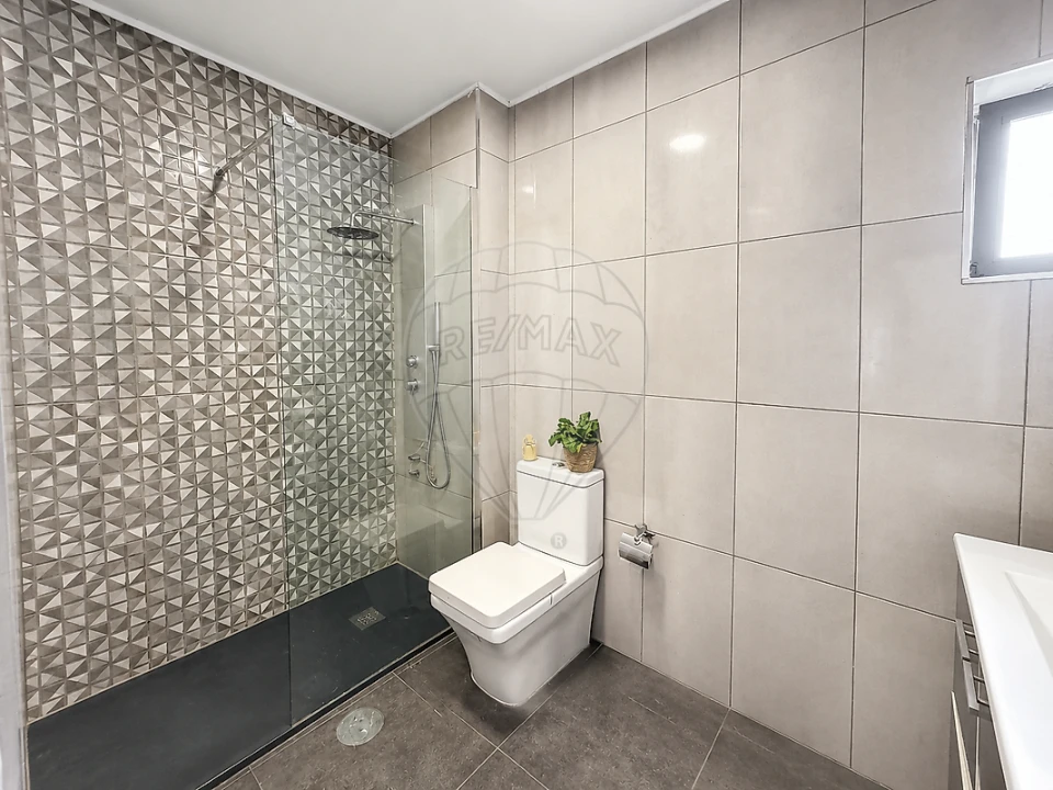 Apartamento T2 para Venda em Ramalde Foto 10