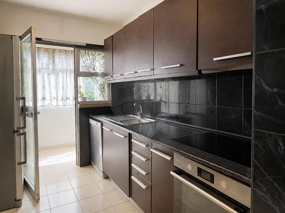 Apartamento T2 para Venda em Ramalde Foto 3