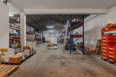 Armazém para Arrendamento em Paço de Sousa