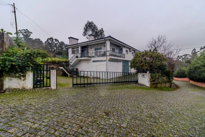 Armazém para Arrendamento em Paço de Sousa