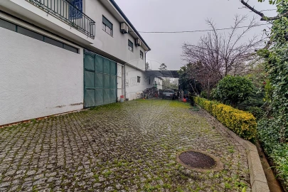Armazém para Arrendamento em Paço de Sousa