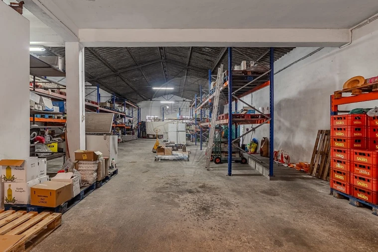 Armazém para Arrendamento em Paço de Sousa Foto 13
