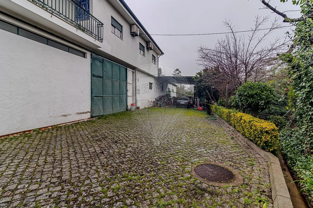 Armazém para Arrendamento em Paço de Sousa Foto 8