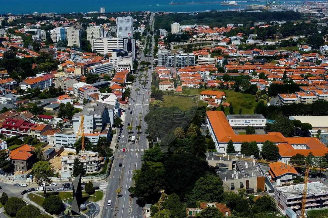 Moradia T5 para Arrendamento em Ramalde Foto 30
