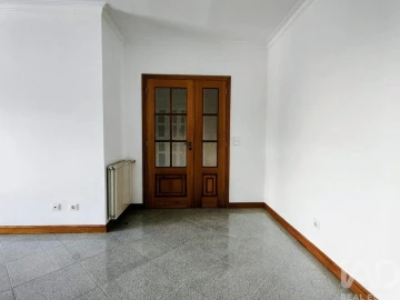 Apartamento T2 para Venda em Subportela, Deocriste e Portela Susã