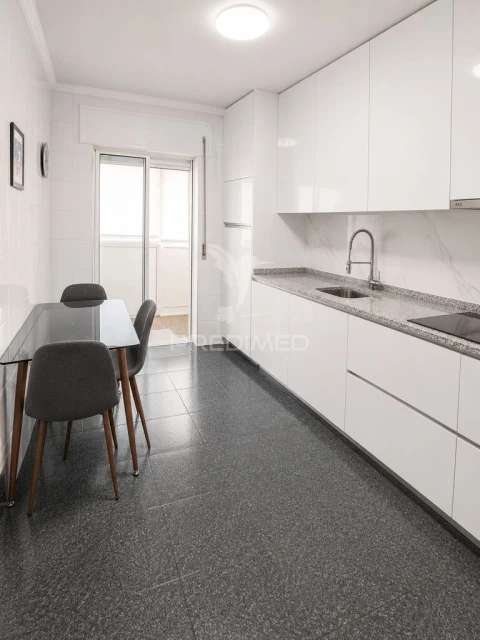 Moradia T3 para Venda em Arcozelo