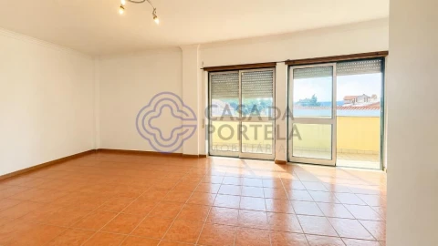 Apartamento T3 para Venda em São Martinho de Árvore e Lamarosa