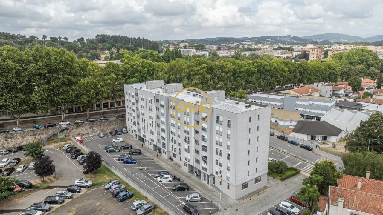 Apartamento T3 para Venda em Vila Nova de Famalicão e Calendário Foto 1