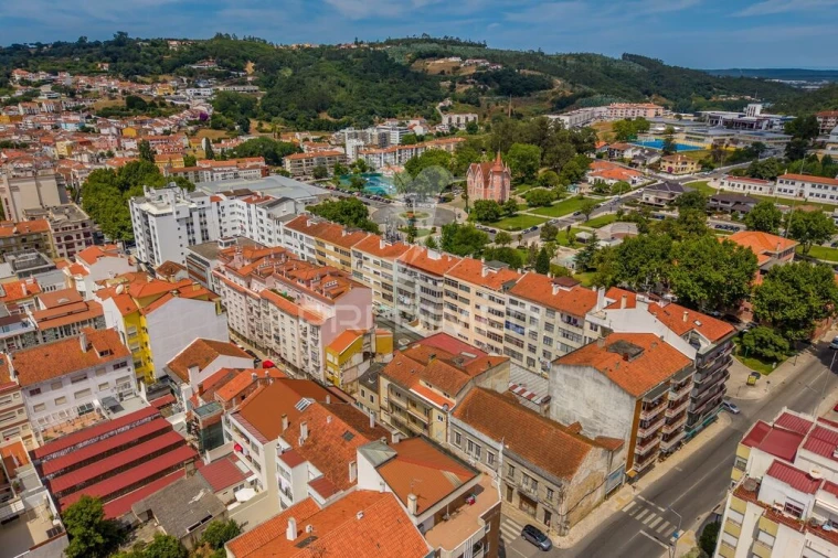 Apartamento T2 para Venda em Aljubarrota Foto 16