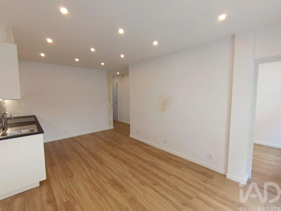 Apartamento T1 para Venda em Sacavém e Prior Velho Foto 6