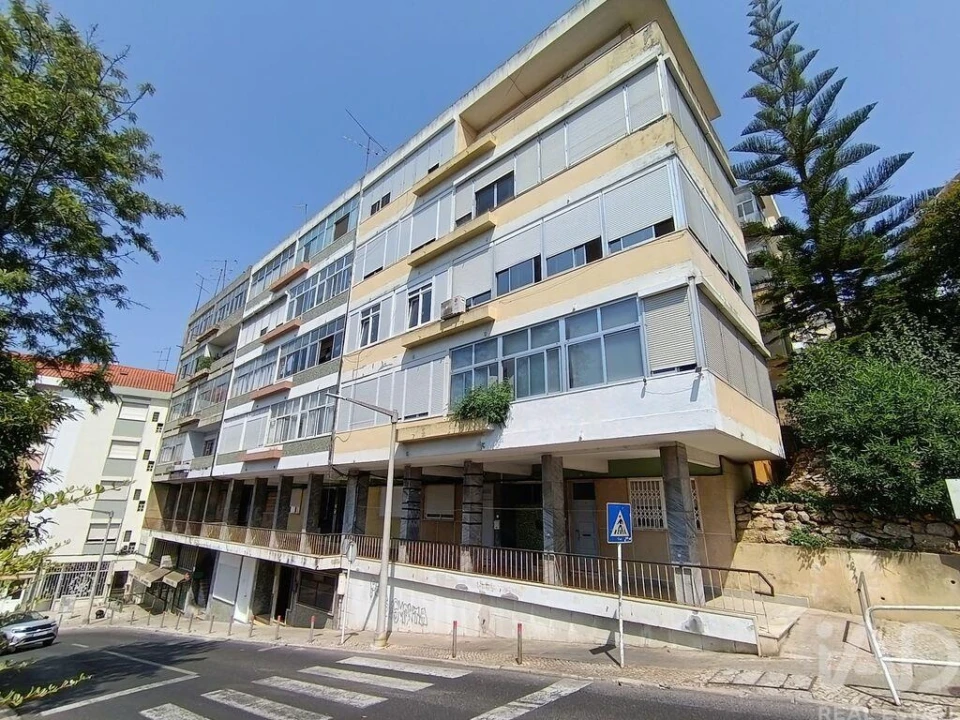 Apartamento T1 para Venda em Sacavém e Prior Velho Foto 22