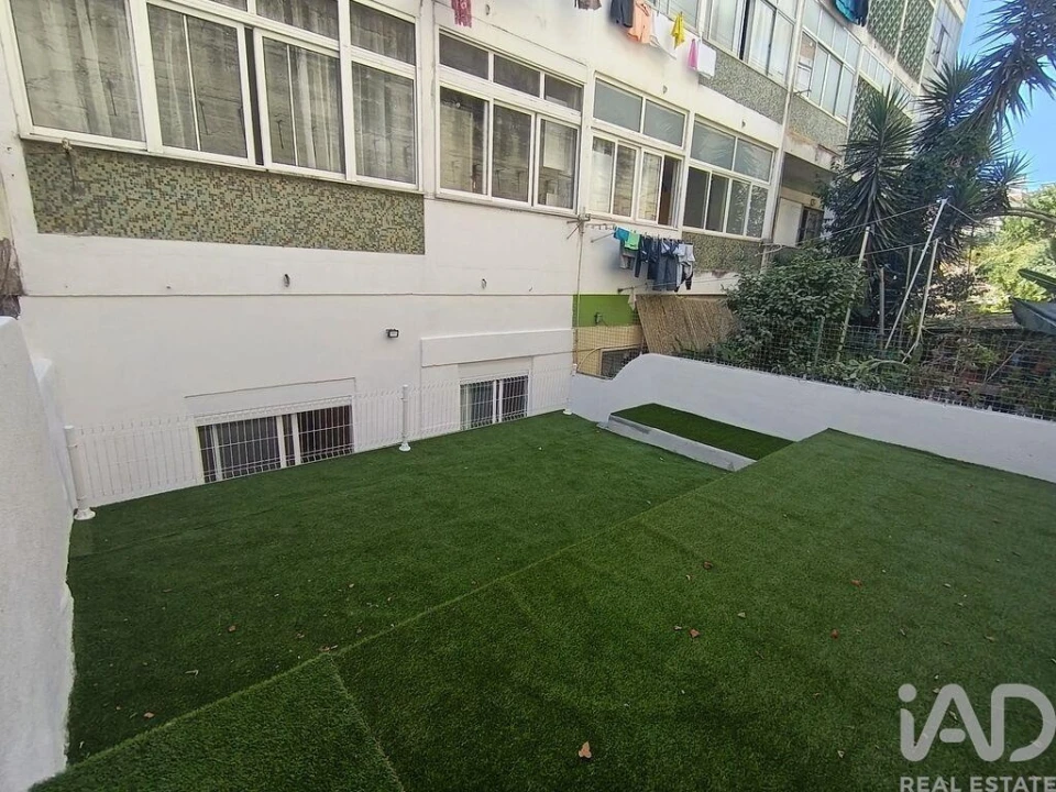 Apartamento T1 para Venda em Sacavém e Prior Velho Foto 1