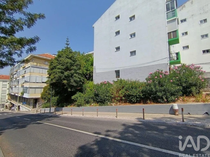 Apartamento T1 para Venda em Sacavém e Prior Velho Foto 21