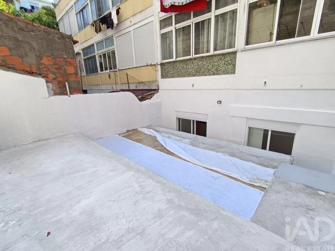 Apartamento T1 para Venda em Sacavém e Prior Velho Foto 8