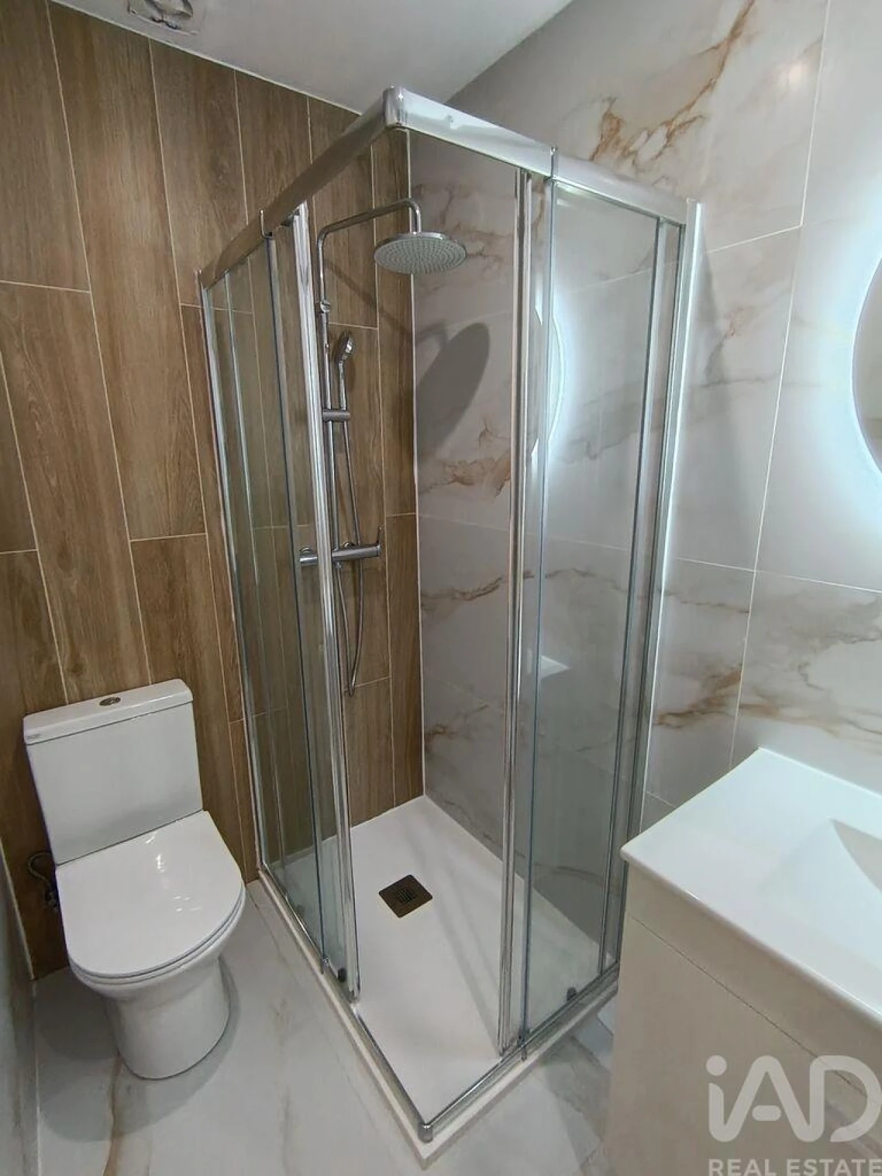 Apartamento T1 para Venda em Sacavém e Prior Velho Foto 19