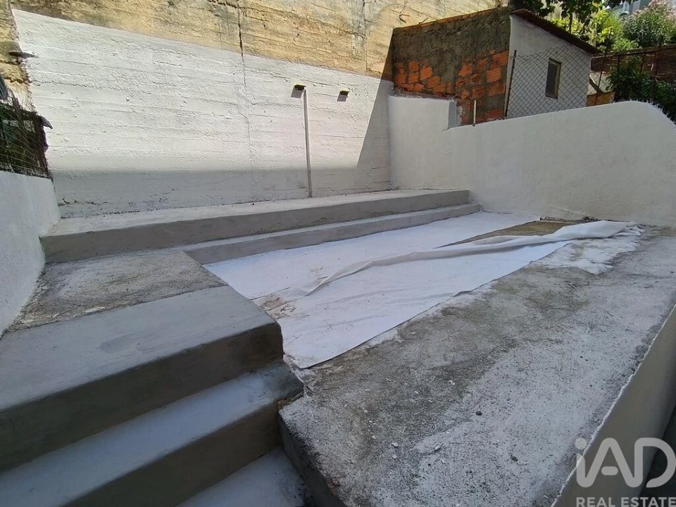 Apartamento T1 para Venda em Sacavém e Prior Velho Foto 9