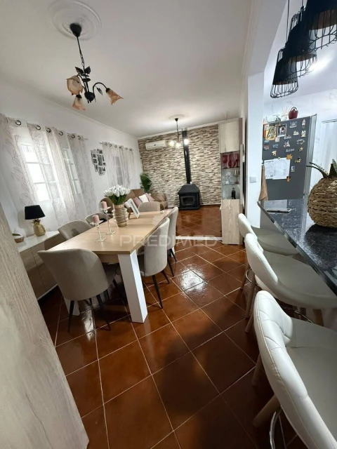 Moradia T4 para Venda em Barbacena e Vila Fernando