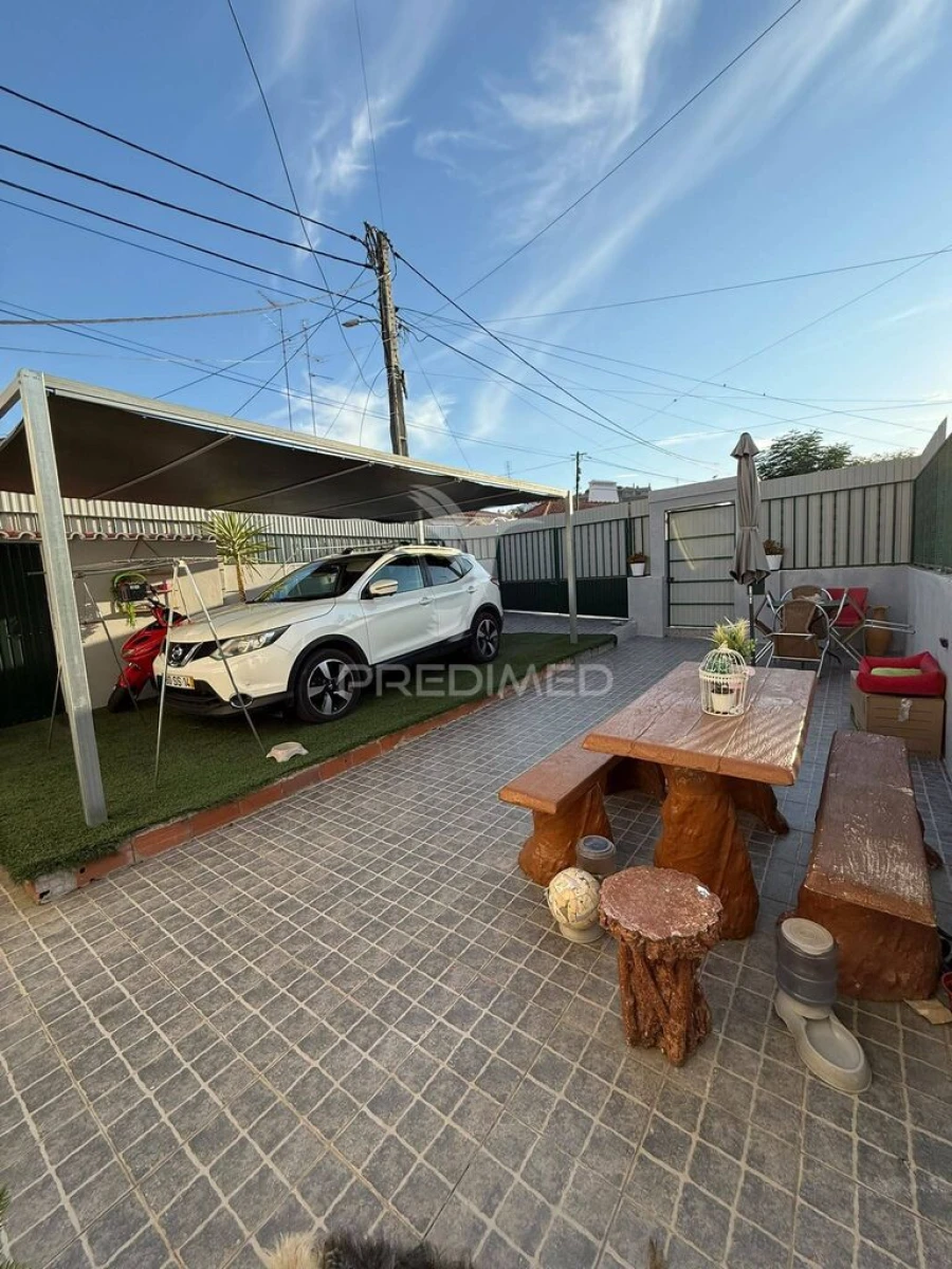 Moradia T4 para Venda em Barbacena e Vila Fernando Foto 2