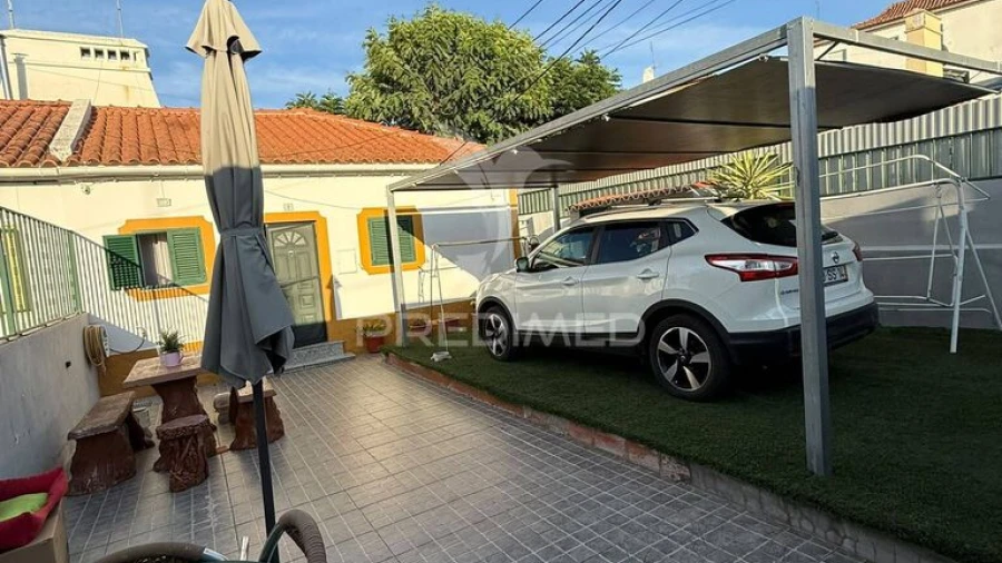 Moradia T4 para Venda em Barbacena e Vila Fernando