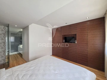 Apartamento T2 para Venda em Urgezes