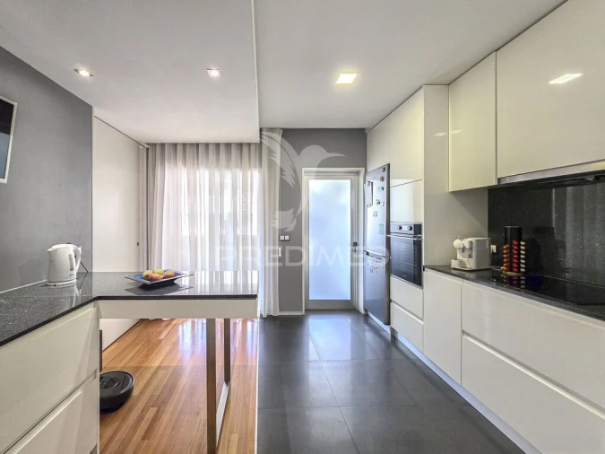 Apartamento T2 para Venda em Urgezes Foto 12