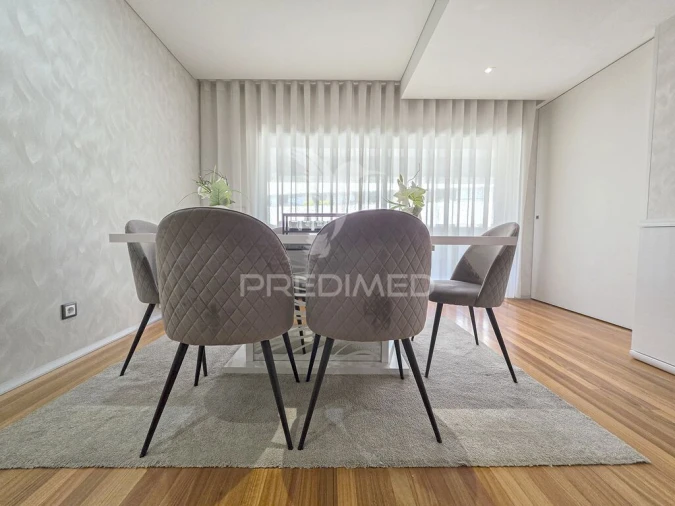 Apartamento T2 para Venda em Urgezes Foto 8