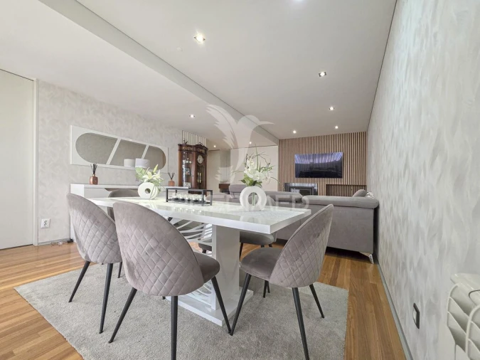 Apartamento T2 para Venda em Urgezes Foto 7