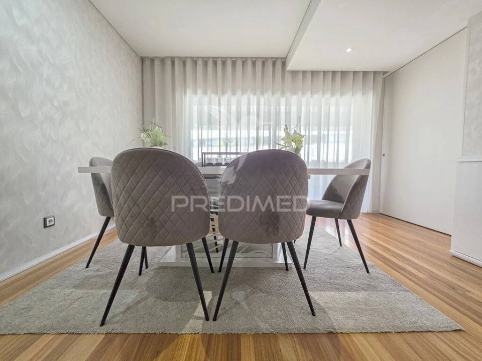 Apartamento T2 para Venda em Urgezes Foto 8