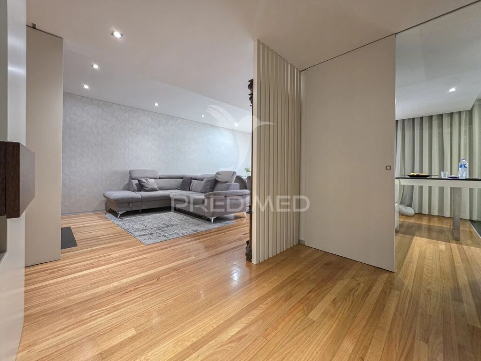 Apartamento T2 para Venda em Urgezes Foto 9