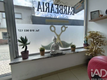 Loja para Arrendamento em Avelar