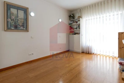 Apartamento T3 para Venda em Vila Verde e Barbudo