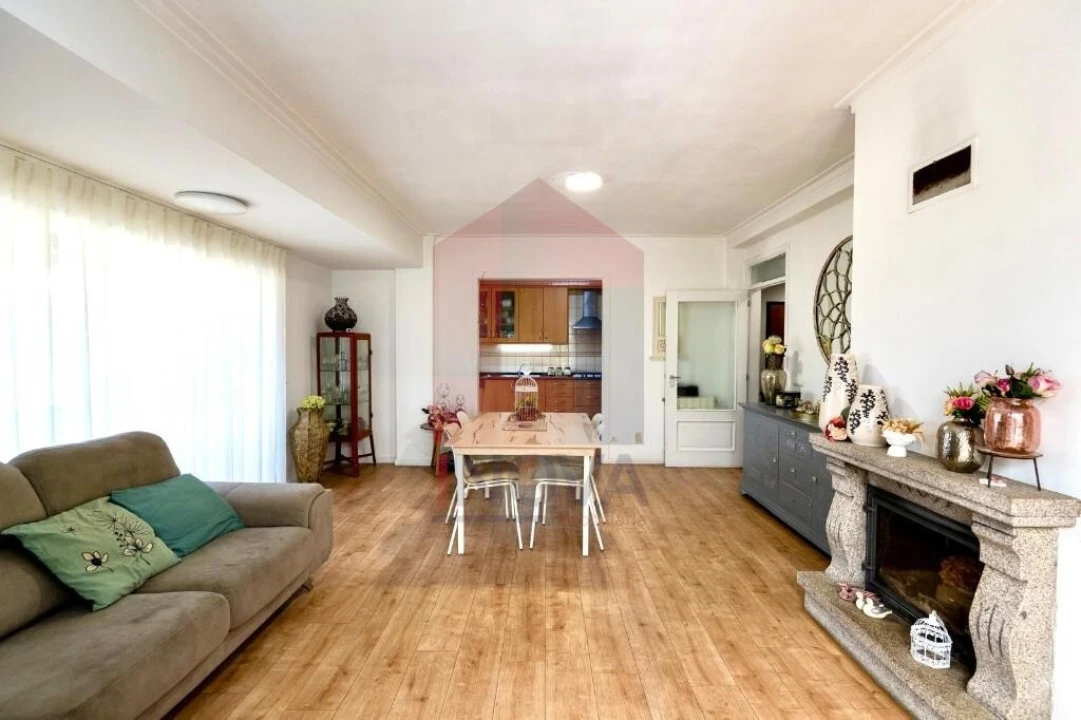 Apartamento T3 para Venda em Vila Verde e Barbudo Foto 21