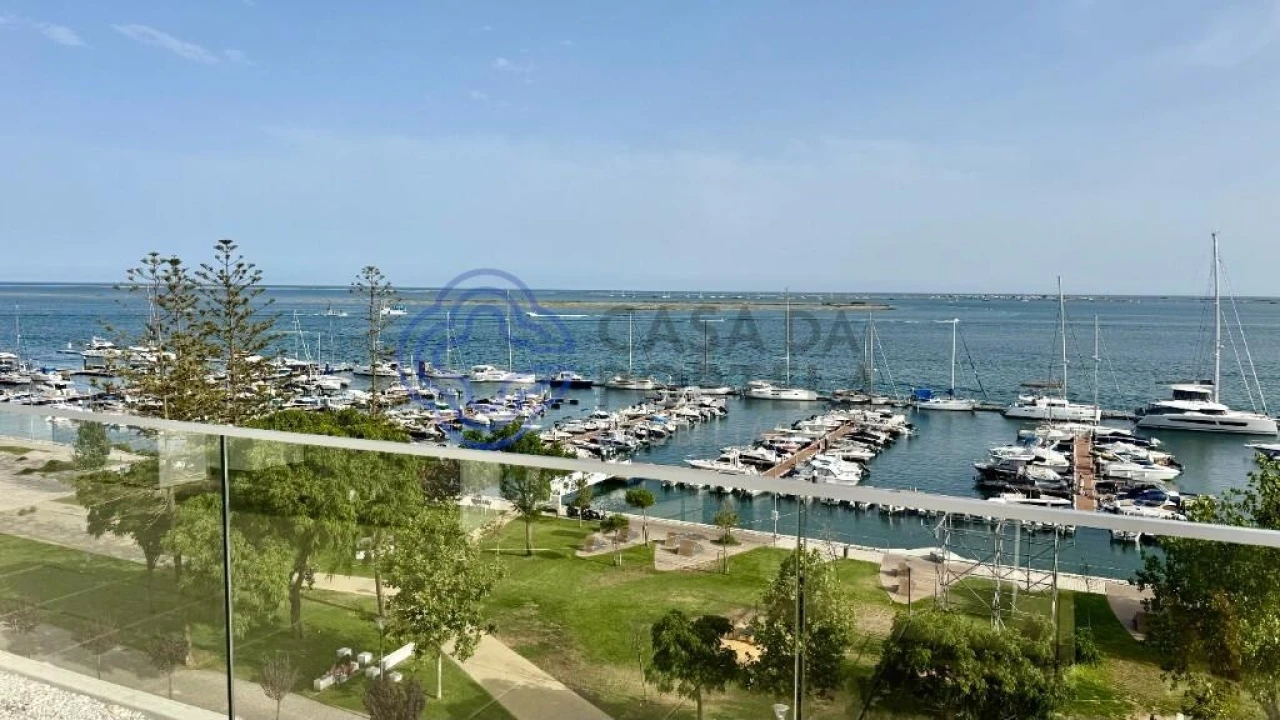 Apartamento T4 para Venda em Olhão Foto 28