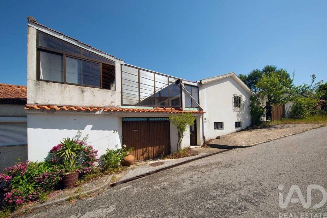 Garagem para Venda em Lousã e Vilarinho Foto 1