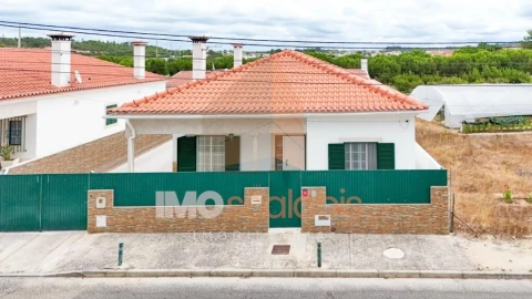 Moradia T3 para Venda em Fazendas de Almeirim