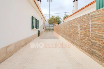 Moradia T3 para Venda em Fazendas de Almeirim