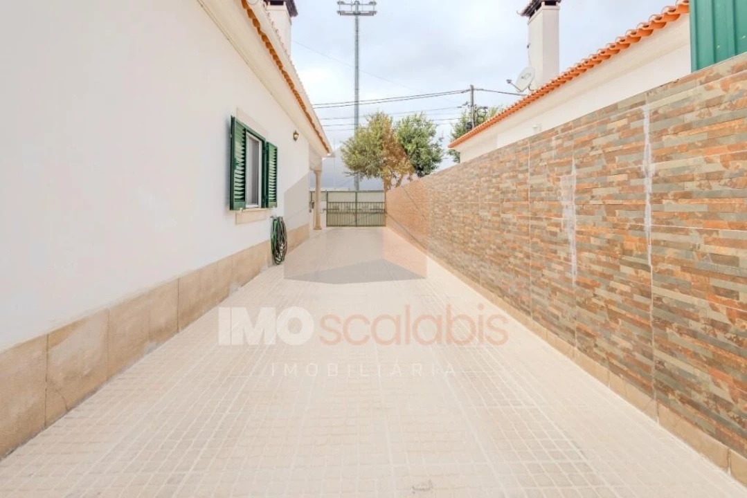 Moradia T3 para Venda em Fazendas de Almeirim Foto 22
