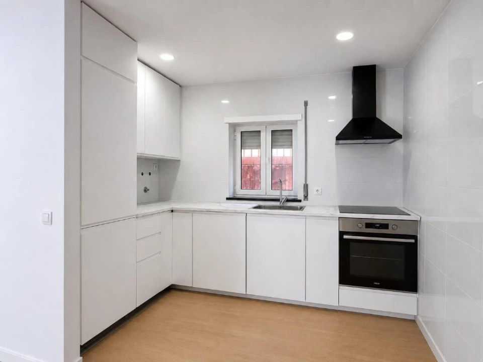 Apartamento T2 para Venda em Trouxemil e Torre de Vilela Foto 2