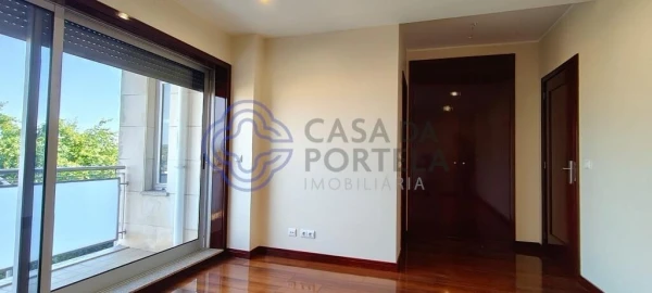 Apartamento T3 para Venda em Castêlo da Maia