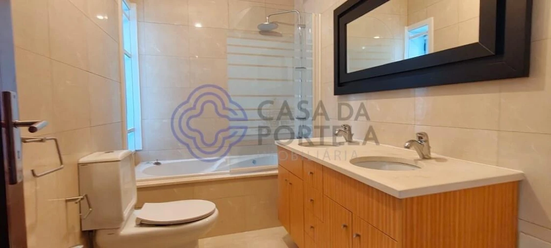 Apartamento T3 para Venda em Castêlo da Maia Foto 17