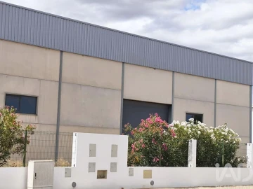 Armazém para Arrendamento em Arcos