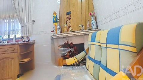 Moradia T4 para Venda em O. Azeméis, Riba-Ul, Ul, Macinhata Seixa, Madail
